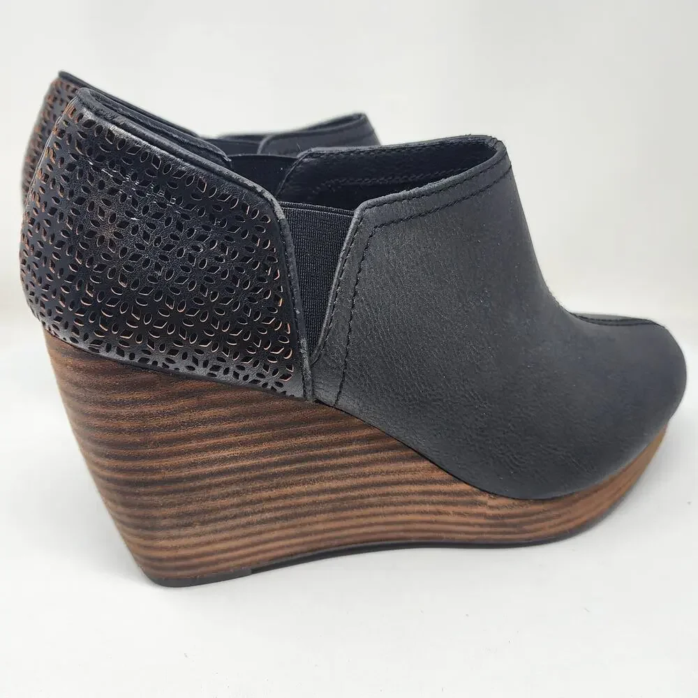Dr. Scholl's Harlow Wedge Bootie Women 9 Wide Dark Brown w Perforated Heel